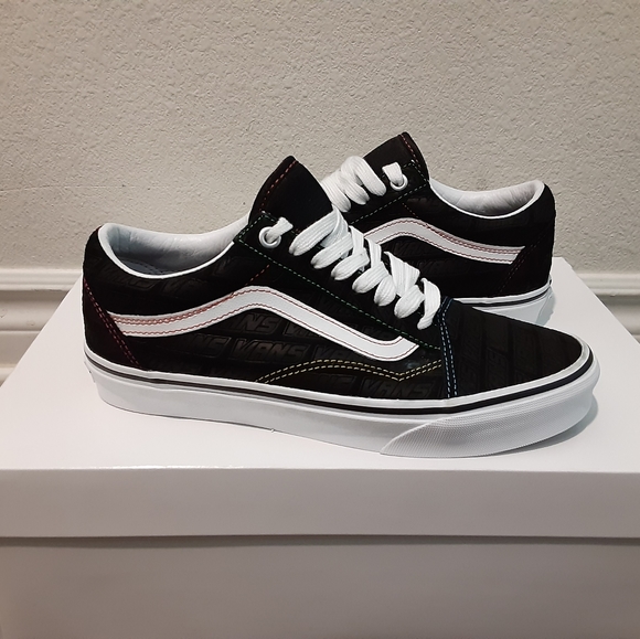 Vans - Picture 5 of 5